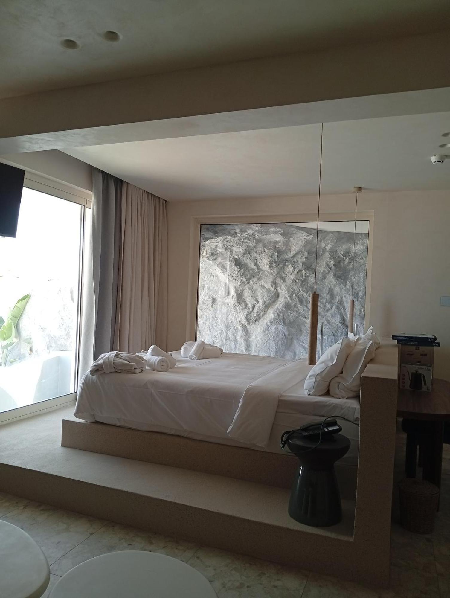 Uzenie All Suites Boutique Resort (Adults Only) Аделианос Кампос Екстериор снимка