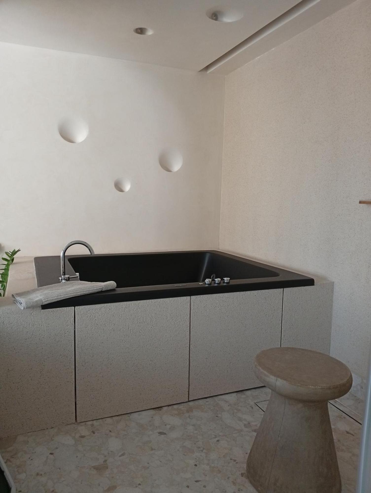 Uzenie All Suites Boutique Resort (Adults Only) Аделианос Кампос Екстериор снимка