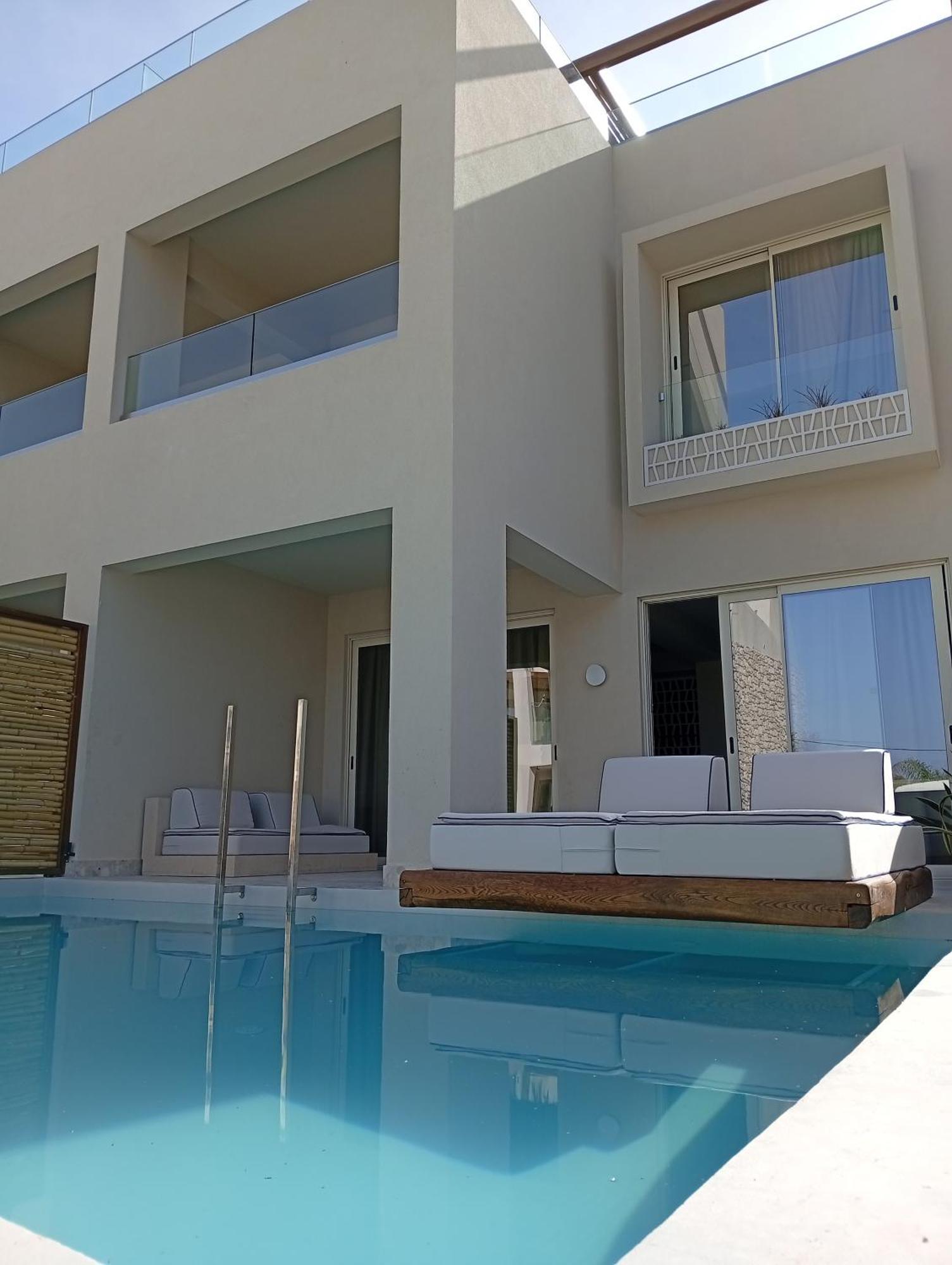 Uzenie All Suites Boutique Resort (Adults Only) Аделианос Кампос Екстериор снимка