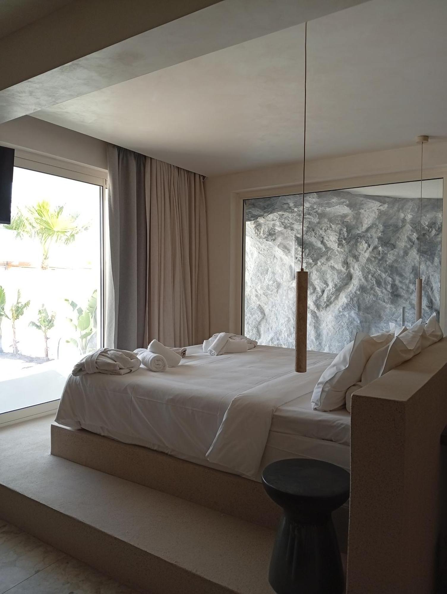 Uzenie All Suites Boutique Resort (Adults Only) Аделианос Кампос Екстериор снимка