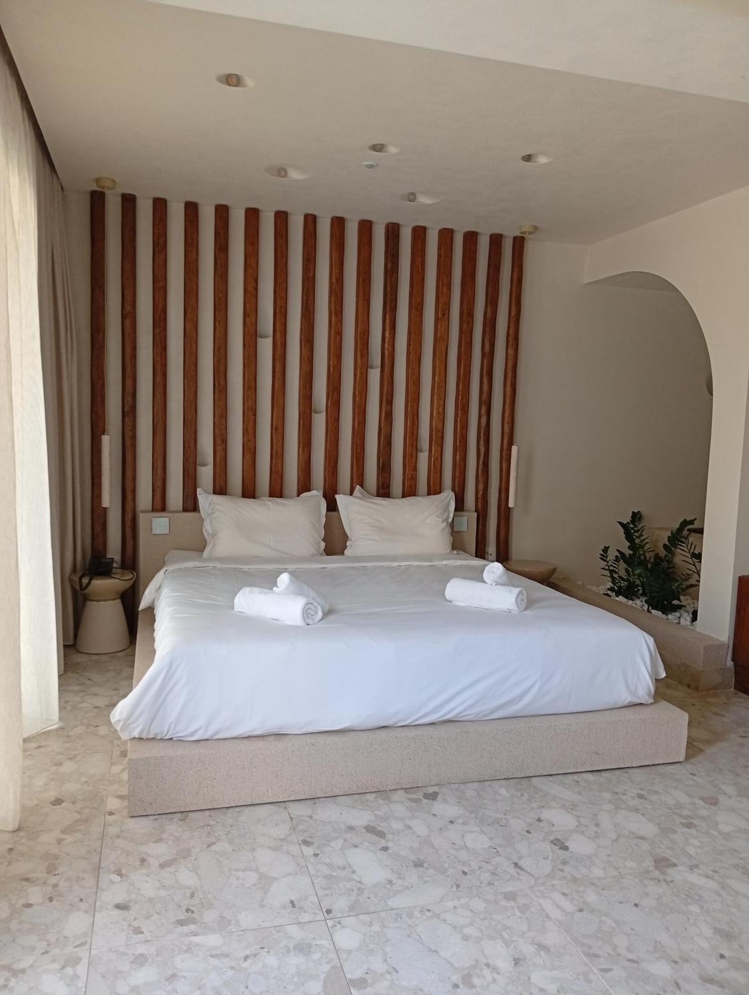 Uzenie All Suites Boutique Resort (Adults Only) Аделианос Кампос Екстериор снимка