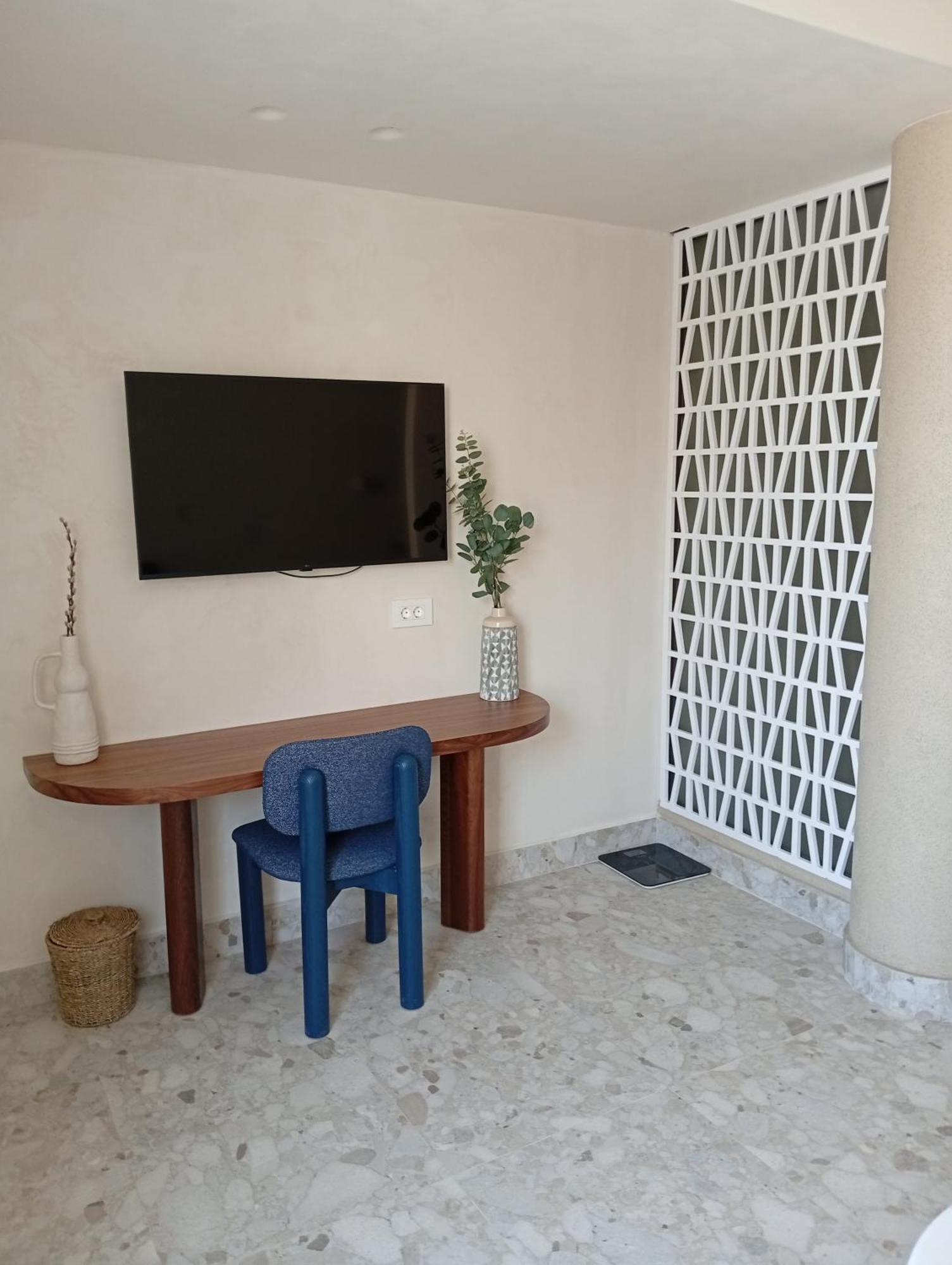 Uzenie All Suites Boutique Resort (Adults Only) Аделианос Кампос Екстериор снимка